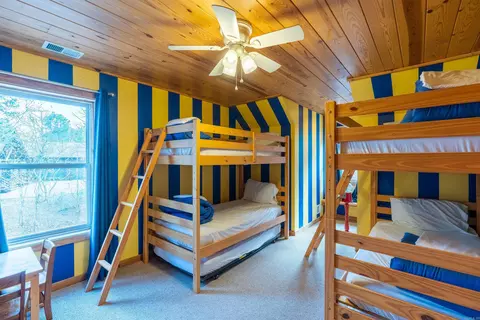 Bedroom - 194 Lake Point Dr, Quitman, AR 72131 photo 6 of 7