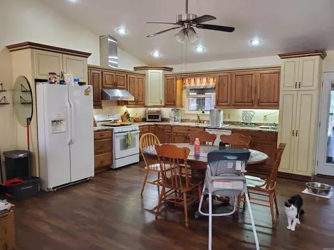 Kitchen - 19 Bradshaw Ln, Norman, AR 71960 photo 2 of 3