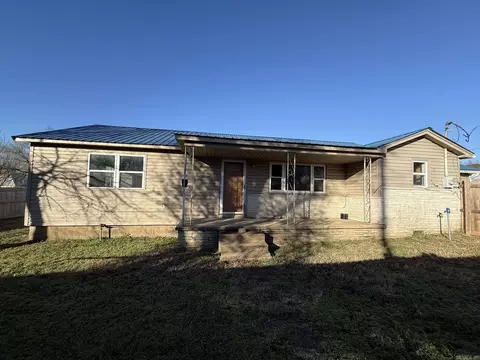 56 Pine St, Melbourne, AR 72556