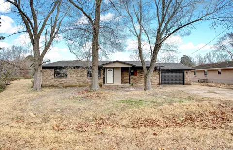 Exterior - 204 N Apple, Beebe, AR 72012 photo 3 of 8