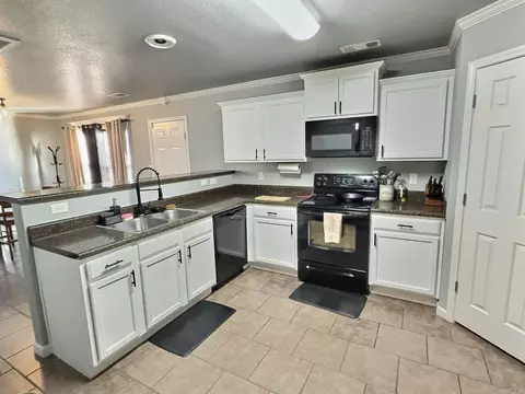 Kitchen - 12 Daytona Dr, Cabot, AR 72023 photo 3 of 3