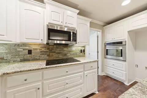 Kitchen - 54 Cedar Creek Cv, Cabot, AR 72023 photo 8 of 8