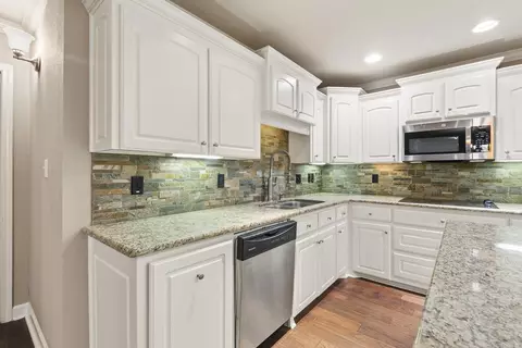 Kitchen - 54 Cedar Creek Cv, Cabot, AR 72023 photo 4 of 8