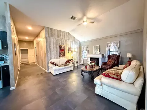 Entry Way - 4149 Henderson Rd, Clinton, AR 72031 photo 3 of 6