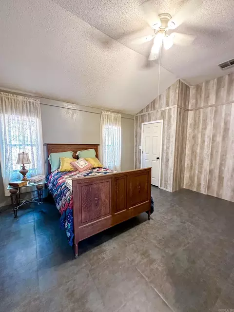 Bedroom - 4149 Henderson Rd, Clinton, AR 72031 photo 1 of 2