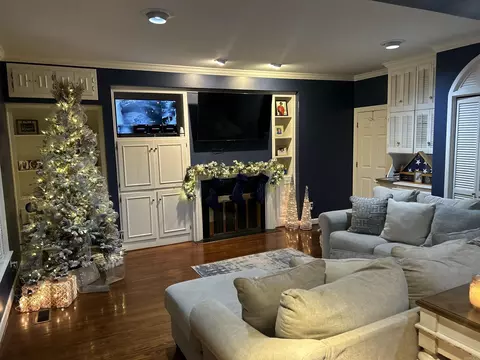 Living - 4703 S Beech, Pine Bluff, AR 71603 photo 2 of 3