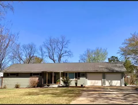 108 Gladon, West Helena, AR 72390