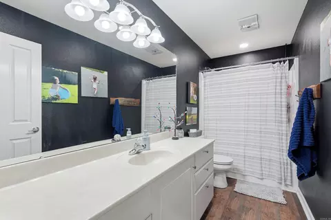 Bath - 1345 Norbert Cir, Conway, AR 72034 photo 4 of 4