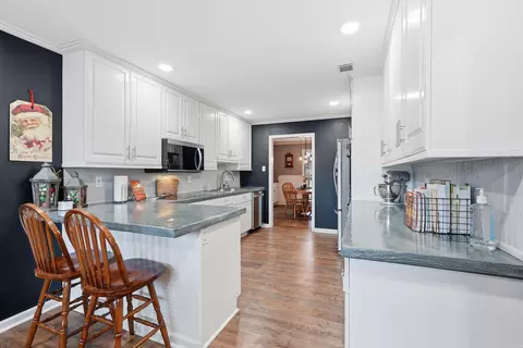 Kitchen - 1345 Norbert Cir, Conway, AR 72034 photo 4 of 4