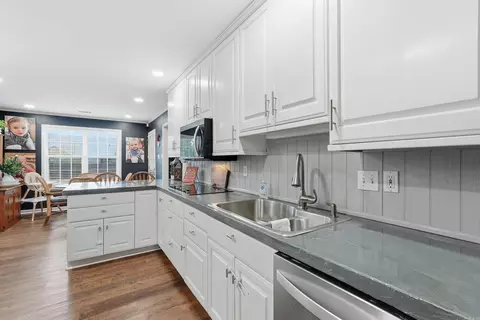 Kitchen - 1345 Norbert Cir, Conway, AR 72034 photo 2 of 4