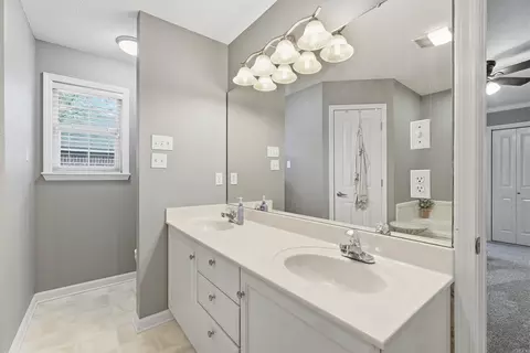 Bath - 1345 Norbert Cir, Conway, AR 72034 photo 2 of 4