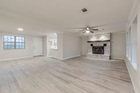 Living - 4 Beechwood Dr, Cabot, AR 72023 photo 1 of 2