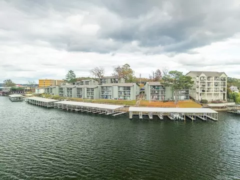 120 Catalina Cir #8C, Lake Hamilton, AR 71913