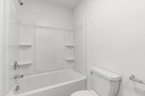 Bath - 141 Jasmine Ct, Beebe, AR 72012 photo 2 of 2