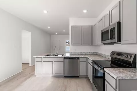 Kitchen - 141 Jasmine Ct, Beebe, AR 72012 photo 4 of 4