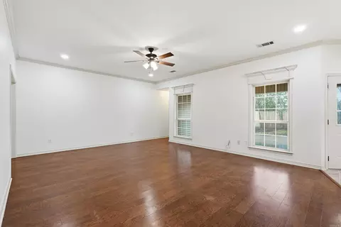 Living - 127 Dugger, Beebe, AR 72012 photo 3 of 4
