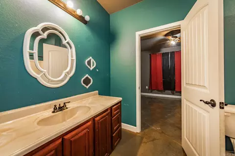 Bath - 211 Copper Ln, Austin, AR 72007 photo 3 of 7