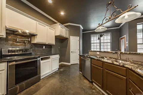 Kitchen - 211 Copper Ln, Austin, AR 72007 photo 3 of 4