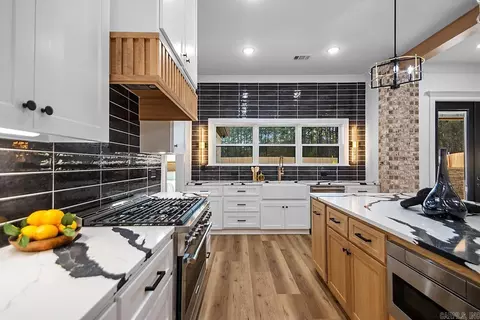 Kitchen - 29 Calvados Ct, Cabot, AR 72023 photo 6 of 6