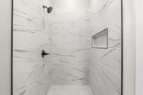 Bath - 3432 Centark Cir, Alexander, AR 72002 photo 4 of 7