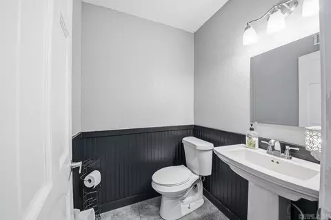 Bath - 805 Eastern Ave, Cabot, AR 72023 photo 1 of 5