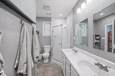 Bath - 805 Eastern Ave, Cabot, AR 72023 photo 3 of 5