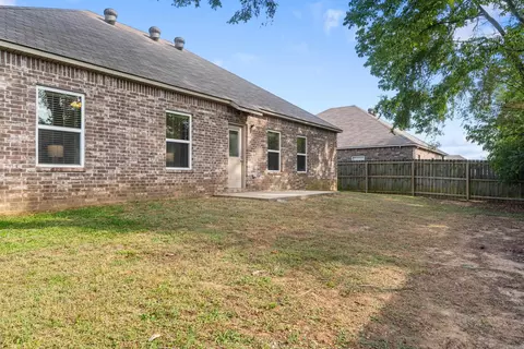 Exterior - 2225 Eldridge Ln, Conway, AR 72032 photo 2 of 2