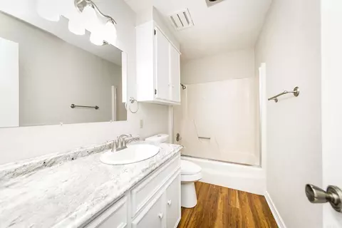Bath - 1520 Pine Dr, Ashdown, AR 71822 photo 3 of 3
