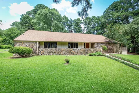 Exterior - 1520 Pine Dr, Ashdown, AR 71822 photo 2 of 13