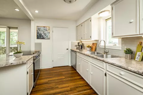 Kitchen - 1520 Pine Dr, Ashdown, AR 71822 photo 3 of 4