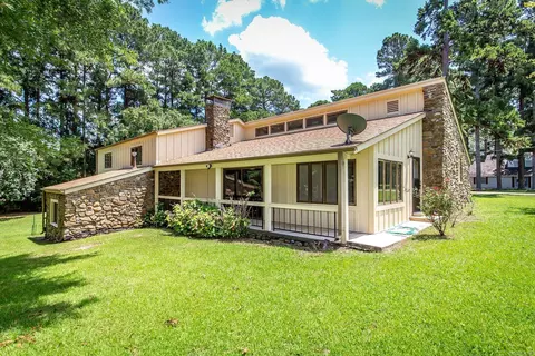 Exterior - 1520 Pine Dr, Ashdown, AR 71822 photo 8 of 13
