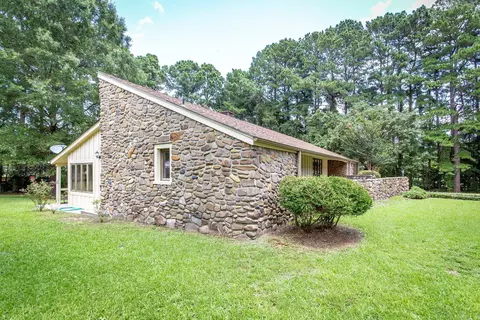 Exterior - 1520 Pine Dr, Ashdown, AR 71822 photo 3 of 13