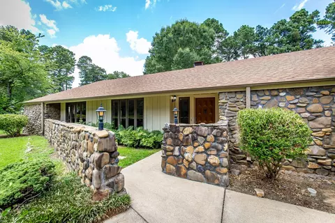 Exterior - 1520 Pine Dr, Ashdown, AR 71822 photo 6 of 13