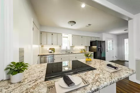 Kitchen - 1520 Pine Dr, Ashdown, AR 71822 photo 2 of 4