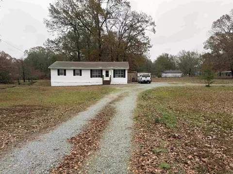 Exterior - 7205 Oxford Dr, Pine Bluff, AR 71602 photo 2 of 7