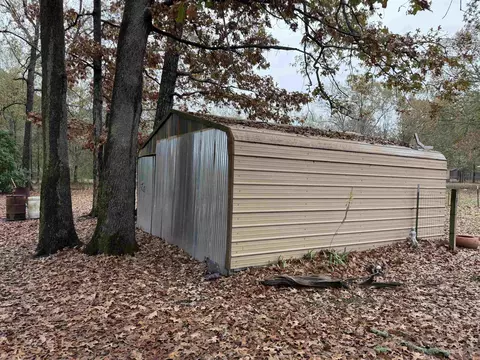 Exterior - 7205 Oxford Dr, Pine Bluff, AR 71602 photo 5 of 7