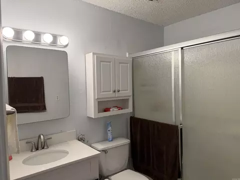 Bath - 7205 Oxford Dr, Pine Bluff, AR 71602 photo 2 of 2