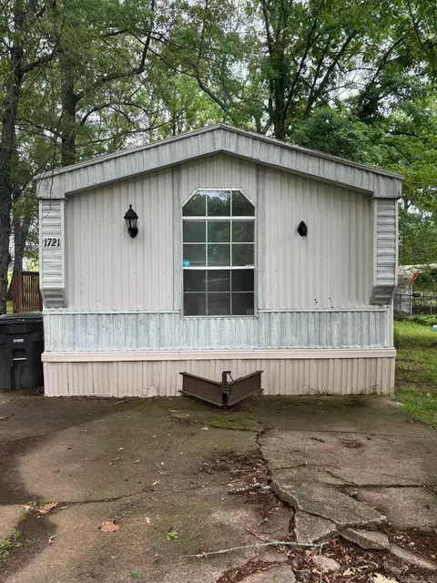 1721 Leonard Dr, Jacksonville, AR 72076