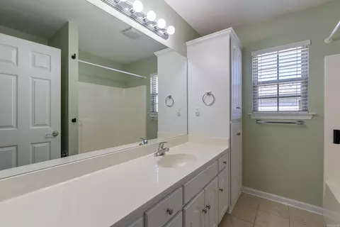 Bath - 7 Sunshine Ln, Ward, AR 72176 photo 4 of 4
