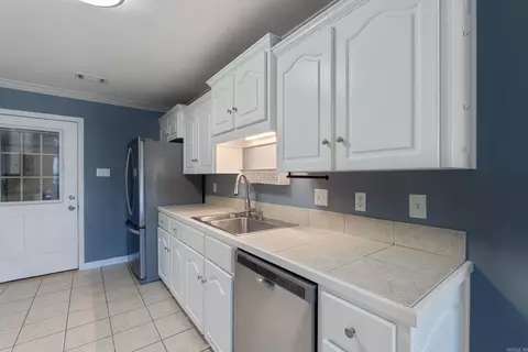 Kitchen - 7 Sunshine Ln, Ward, AR 72176 photo 2 of 5