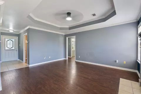 Living - 7 Sunshine Ln, Ward, AR 72176 photo 5 of 7