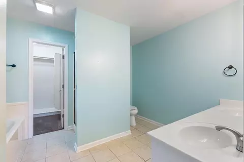 Bath - 7 Sunshine Ln, Ward, AR 72176 photo 1 of 4