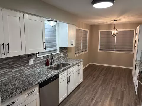 Kitchen - 7 Riviera, Conway, AR 72034 photo 2 of 2