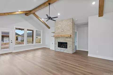 Living - 5012 Skilling Cv, Benton, AR 72019 photo 3 of 3