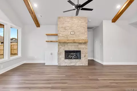Living - 5012 Skilling Cv, Benton, AR 72019 photo 2 of 3