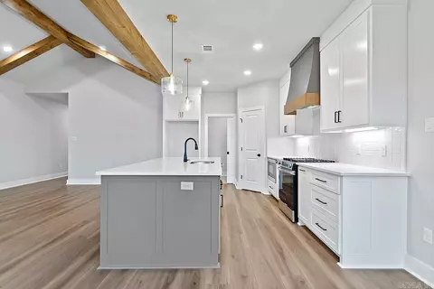Kitchen - 5012 Skilling Cv, Benton, AR 72019 photo 2 of 3