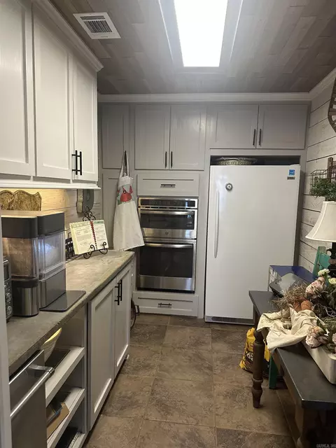 Kitchen - 849 Hwy 212, Dumas, AR 71639 photo 2 of 8