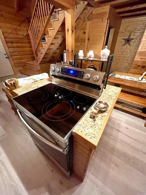 Kitchen - 6 Holley Rd, Edgemont, AR 72044 photo 2 of 4