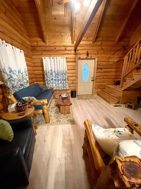 Living - 6 Holley Rd, Edgemont, AR 72044 photo 2 of 3