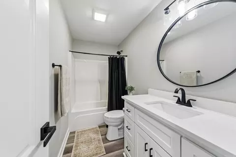 Bath - 135 Corbin Cir, Cabot, AR 72023 photo 5 of 5